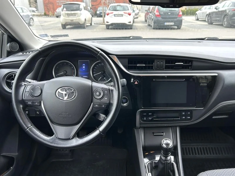 Toyota Corolla, снимка 11 - Автомобили и джипове - 49576956