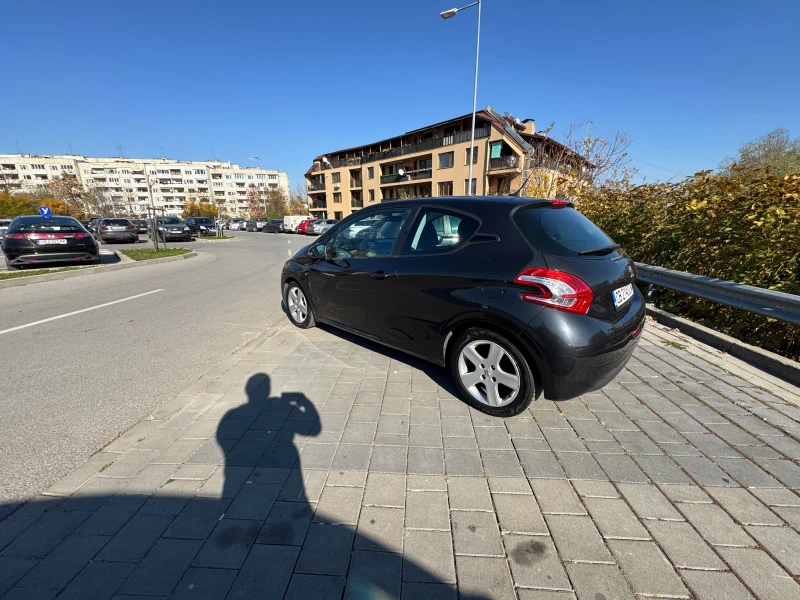 Peugeot 208 1.4 HDI, снимка 4 - Автомобили и джипове - 48125465