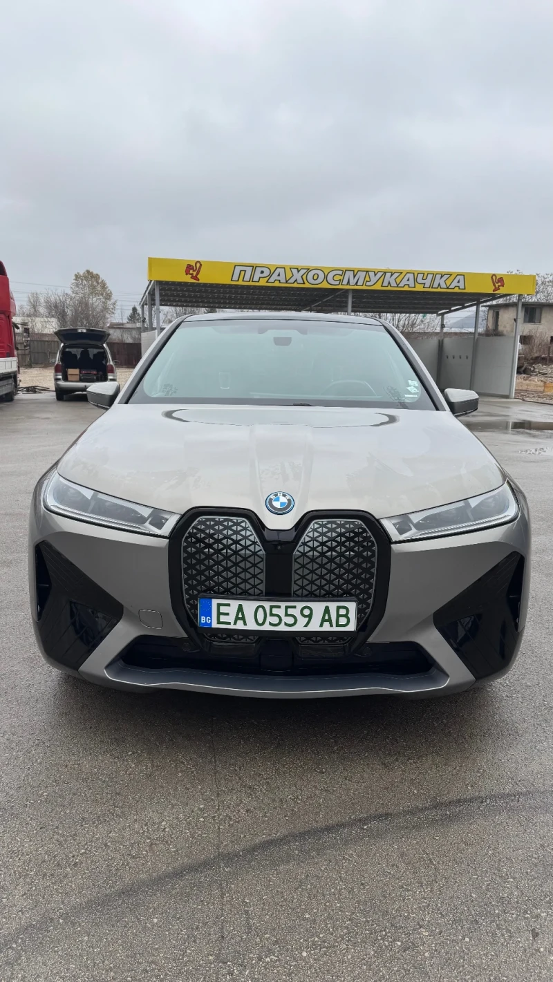 BMW iX, снимка 1 - Автомобили и джипове - 48226366