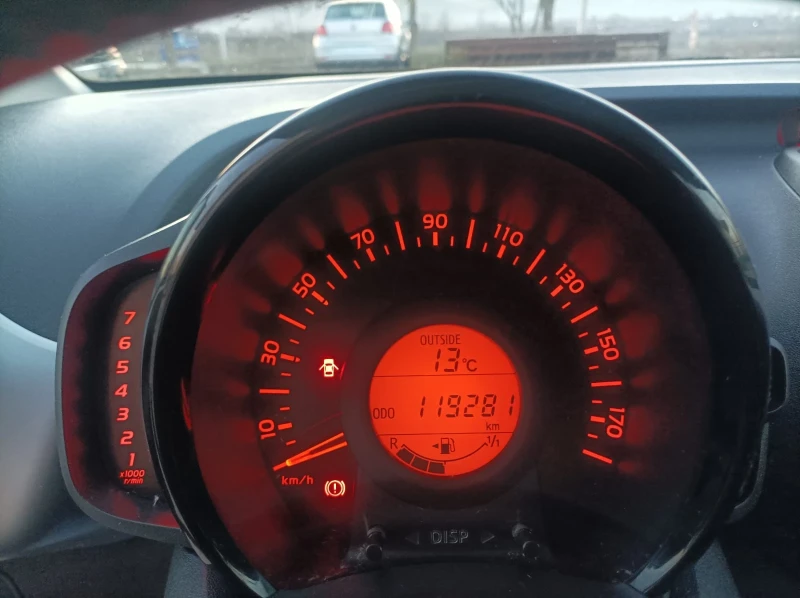 Toyota Aygo 1.0, снимка 12 - Автомобили и джипове - 48879650