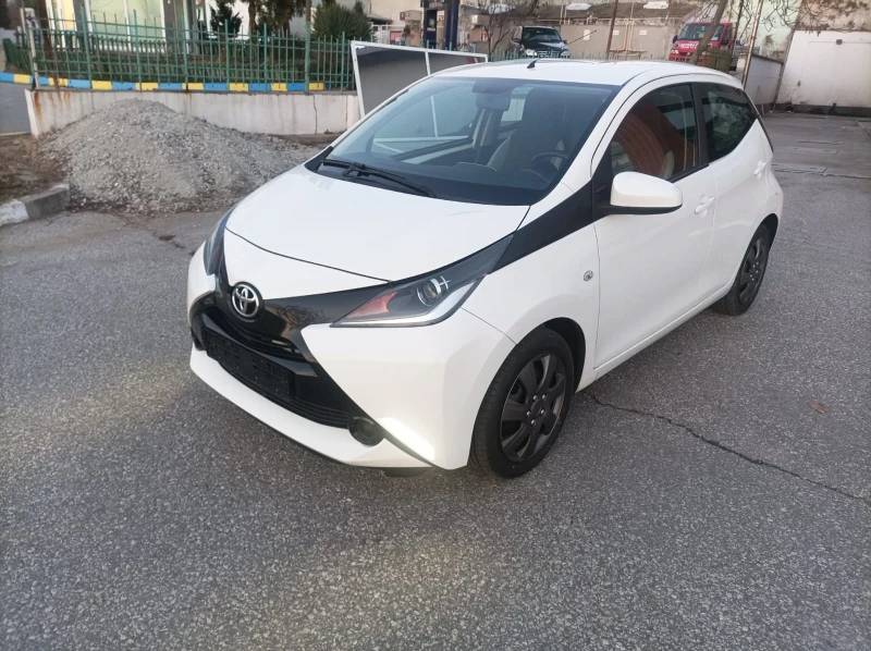 Toyota Aygo 1.0, снимка 3 - Автомобили и джипове - 48879650