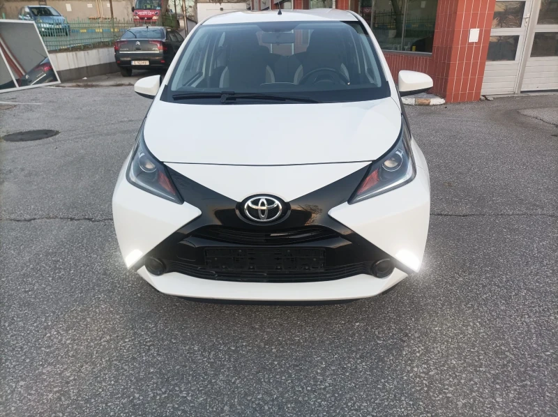 Toyota Aygo 1.0, снимка 1 - Автомобили и джипове - 48879650