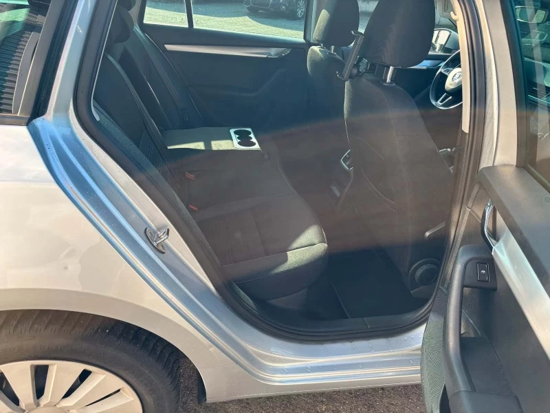 Skoda Octavia 1.6 TDI TUV-Германия, снимка 10 - Автомобили и джипове - 53063015