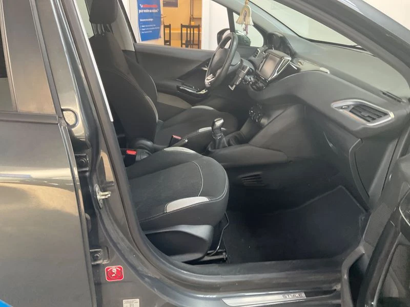 Peugeot 208 208 1.2 e-VTi Style, снимка 3 - Автомобили и джипове - 55387562