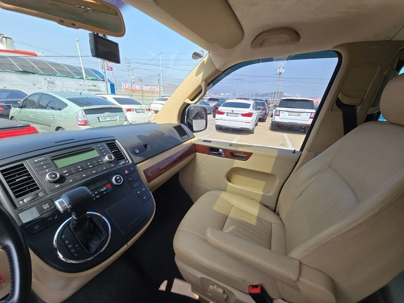 VW Multivan 2.5 Automatic, снимка 10 - Автомобили и джипове - 55743428