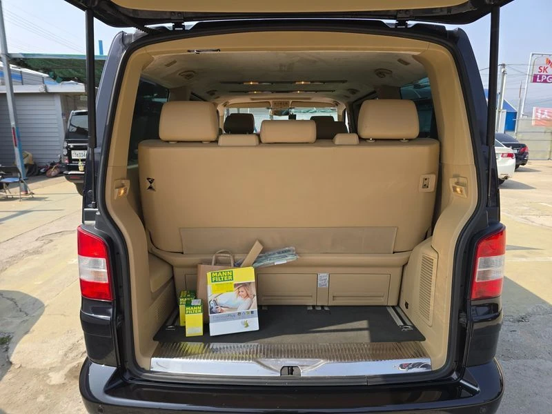 VW Multivan 2.5 Automatic, снимка 13 - Автомобили и джипове - 55743428