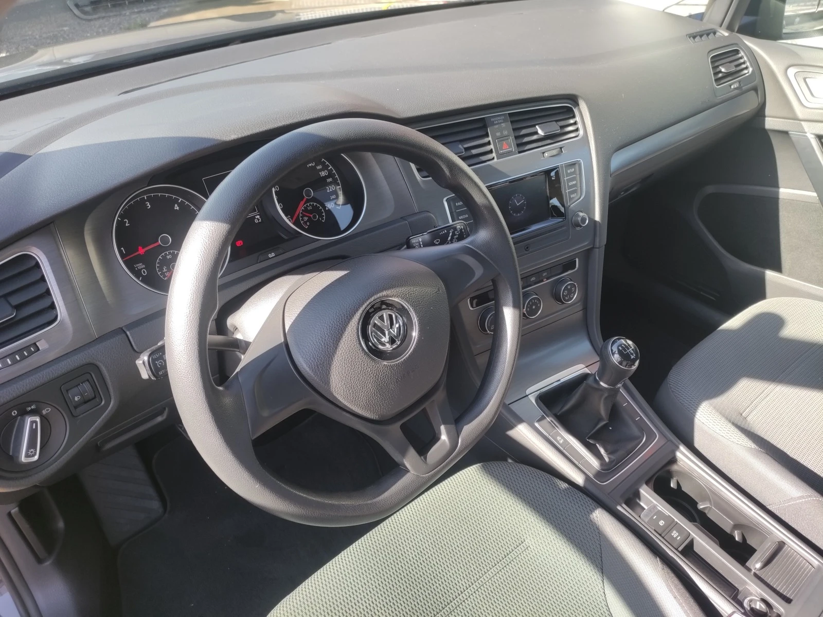 VW Golf 1.6TDI 110k.c Euro5B - изображение 9