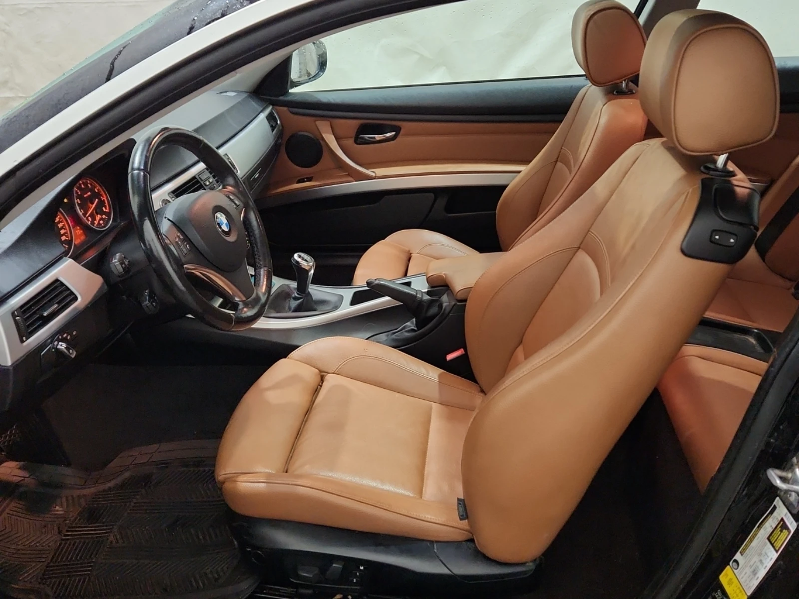 BMW 335 РЪЧКА* CARFAX* ОПЦИЯ ЗА ФИНАНСИРАНЕ*  - изображение 6