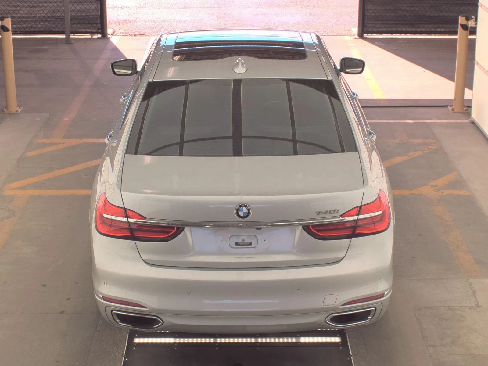 BMW 740 ДИГИТАЛНО* ТАБЛО* 360КАМЕРА* КЕЙЛЕС* LANE* ASSIST* - изображение 8