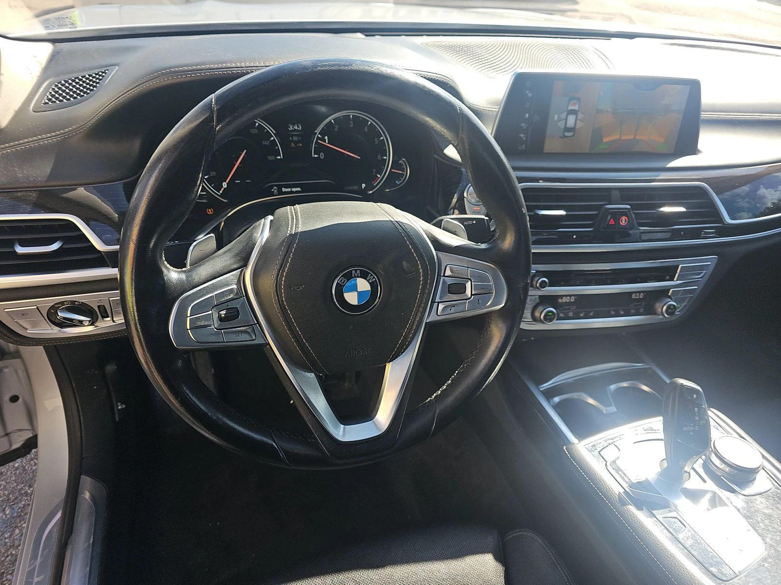 BMW 740 ДИГИТАЛНО* ТАБЛО* 360КАМЕРА* КЕЙЛЕС* LANE* ASSIST* - изображение 10