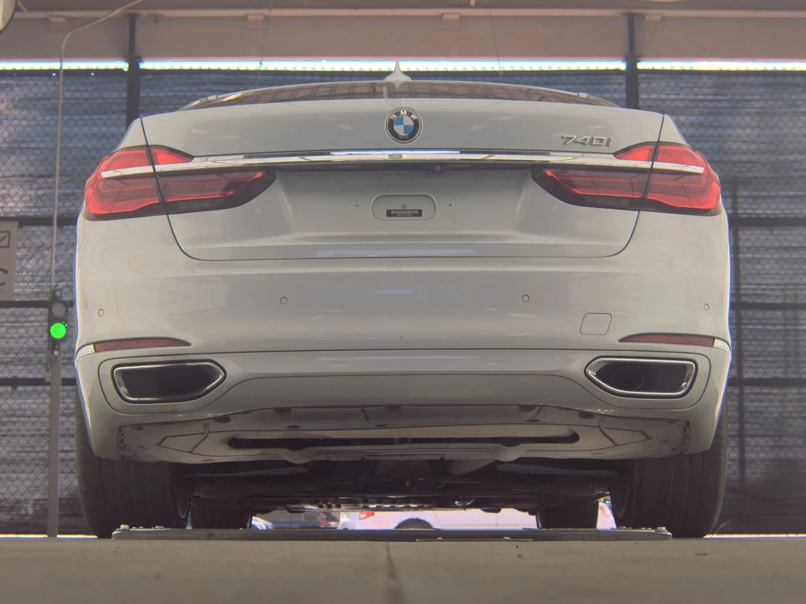 BMW 740 ДИГИТАЛНО* ТАБЛО* 360КАМЕРА* КЕЙЛЕС* LANE* ASSIST* - изображение 6