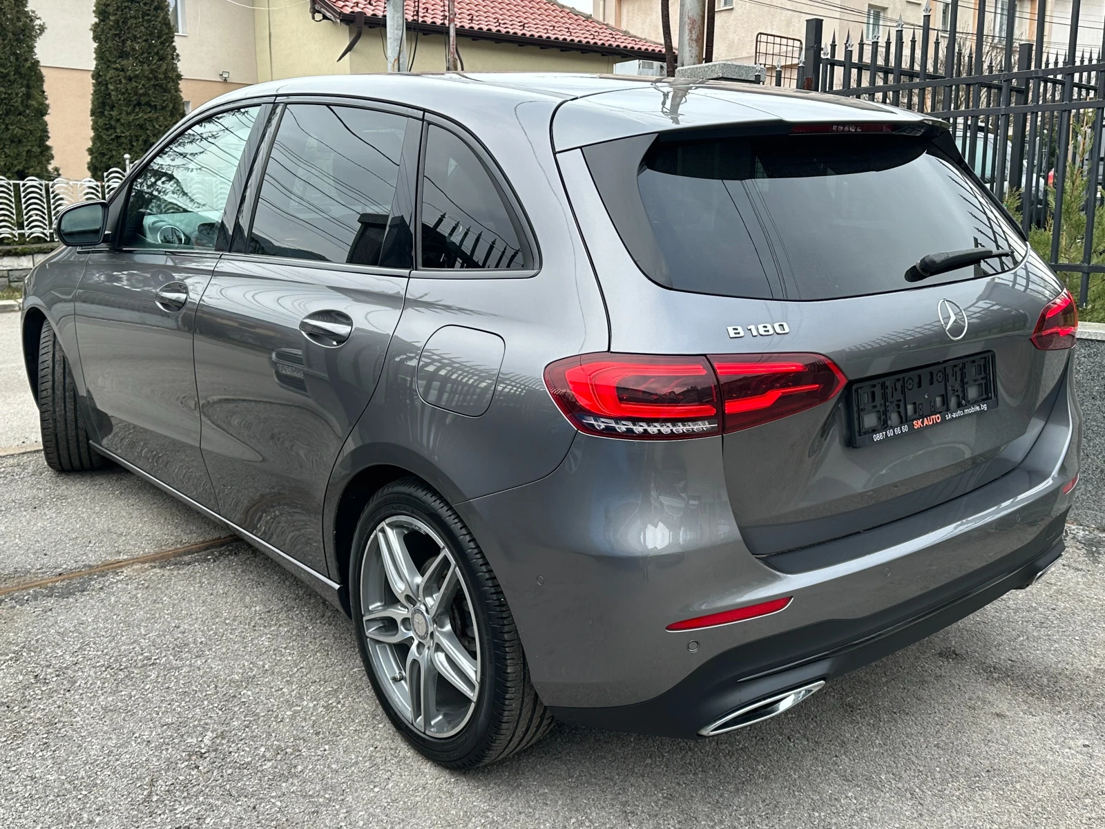Mercedes-Benz B 180 LED-NAVI-DIST-����-�UTOMAT-2019-EURO6D | Mobile.bg � ����������� 4