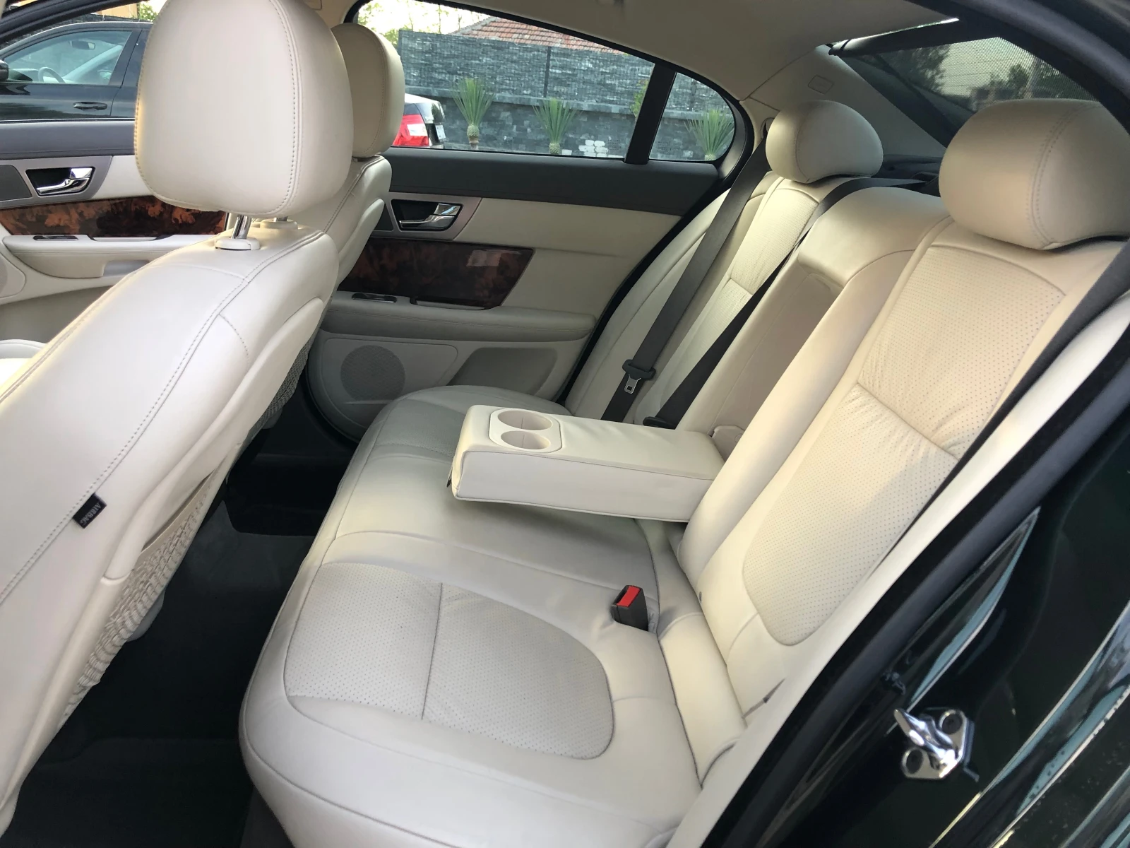 Jaguar Xf 3.0L V6 ШВЕЙЦАРИЯ, снимка 11 - Автомобили и джипове - 54335168