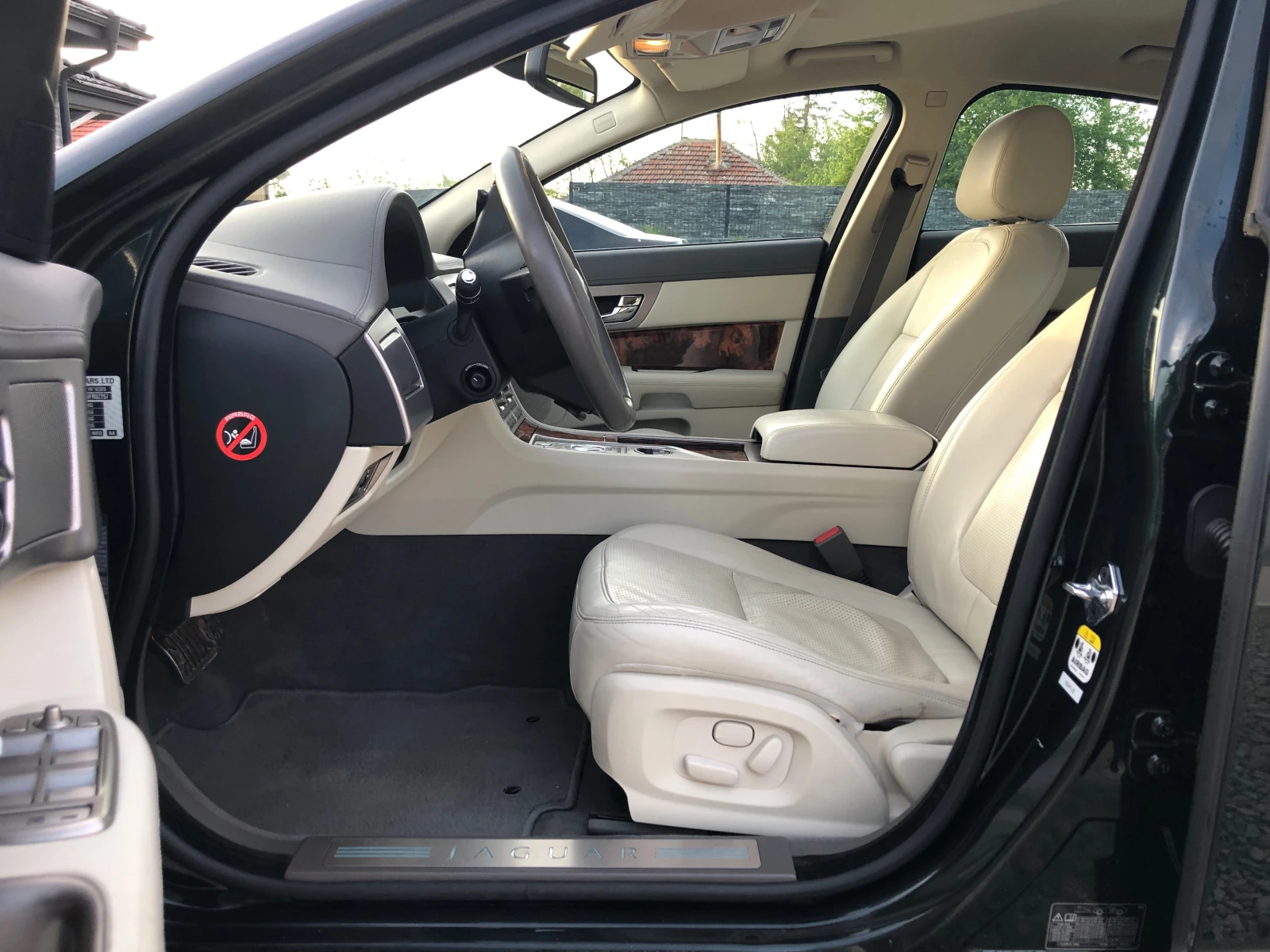 Jaguar Xf 3.0L V6 ШВЕЙЦАРИЯ, снимка 8 - Автомобили и джипове - 54335168