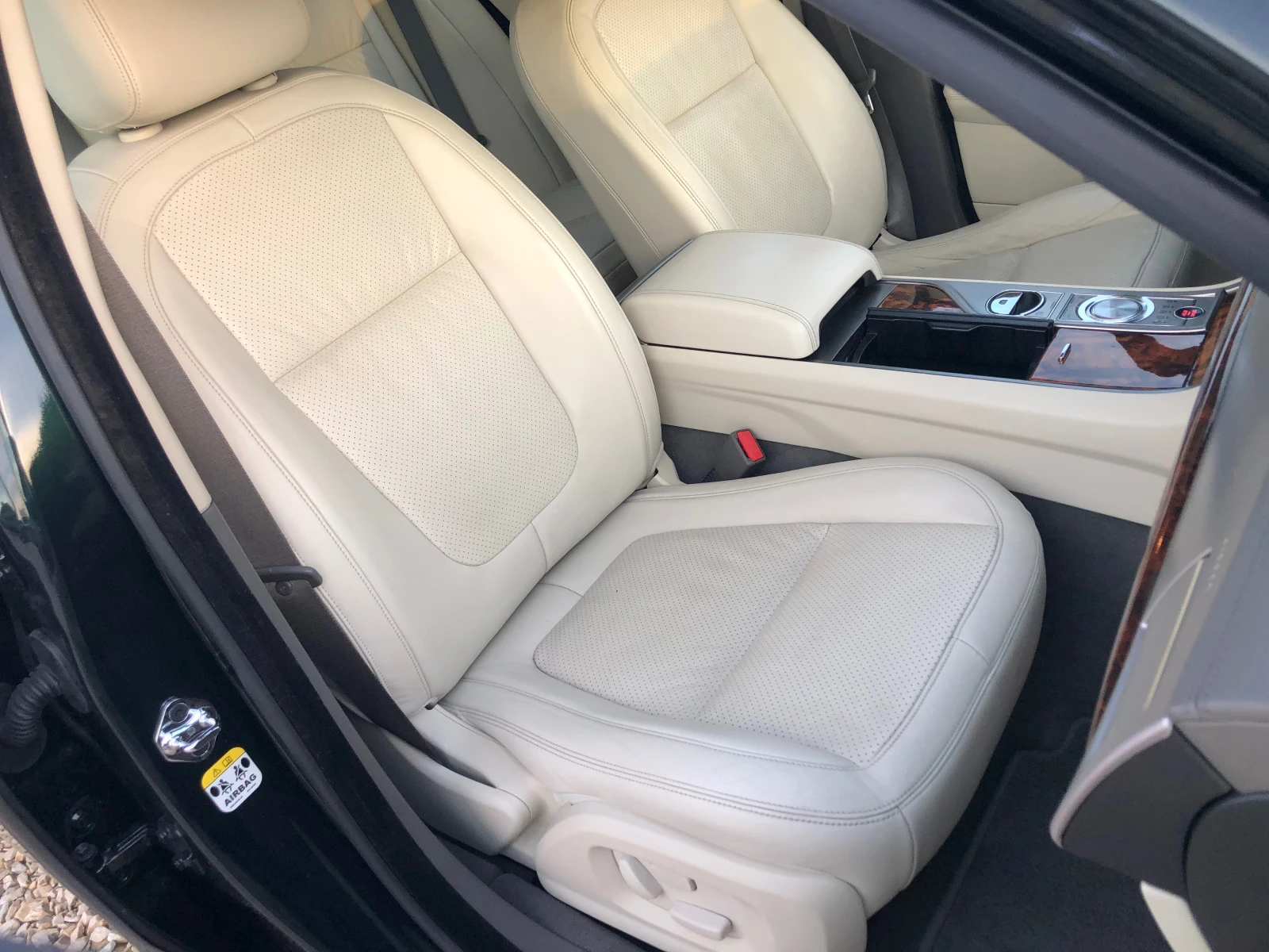 Jaguar Xf 3.0L V6 ШВЕЙЦАРИЯ, снимка 9 - Автомобили и джипове - 54335168