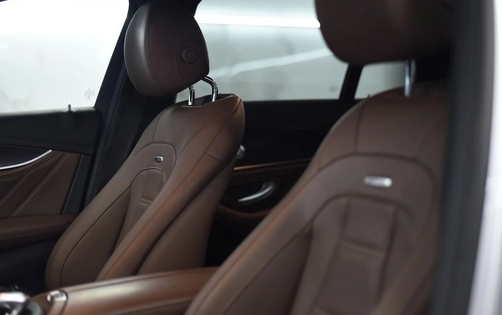 Mercedes-Benz E 53 AMG 4Matic+ , снимка 7 - Автомобили и джипове - 54547748