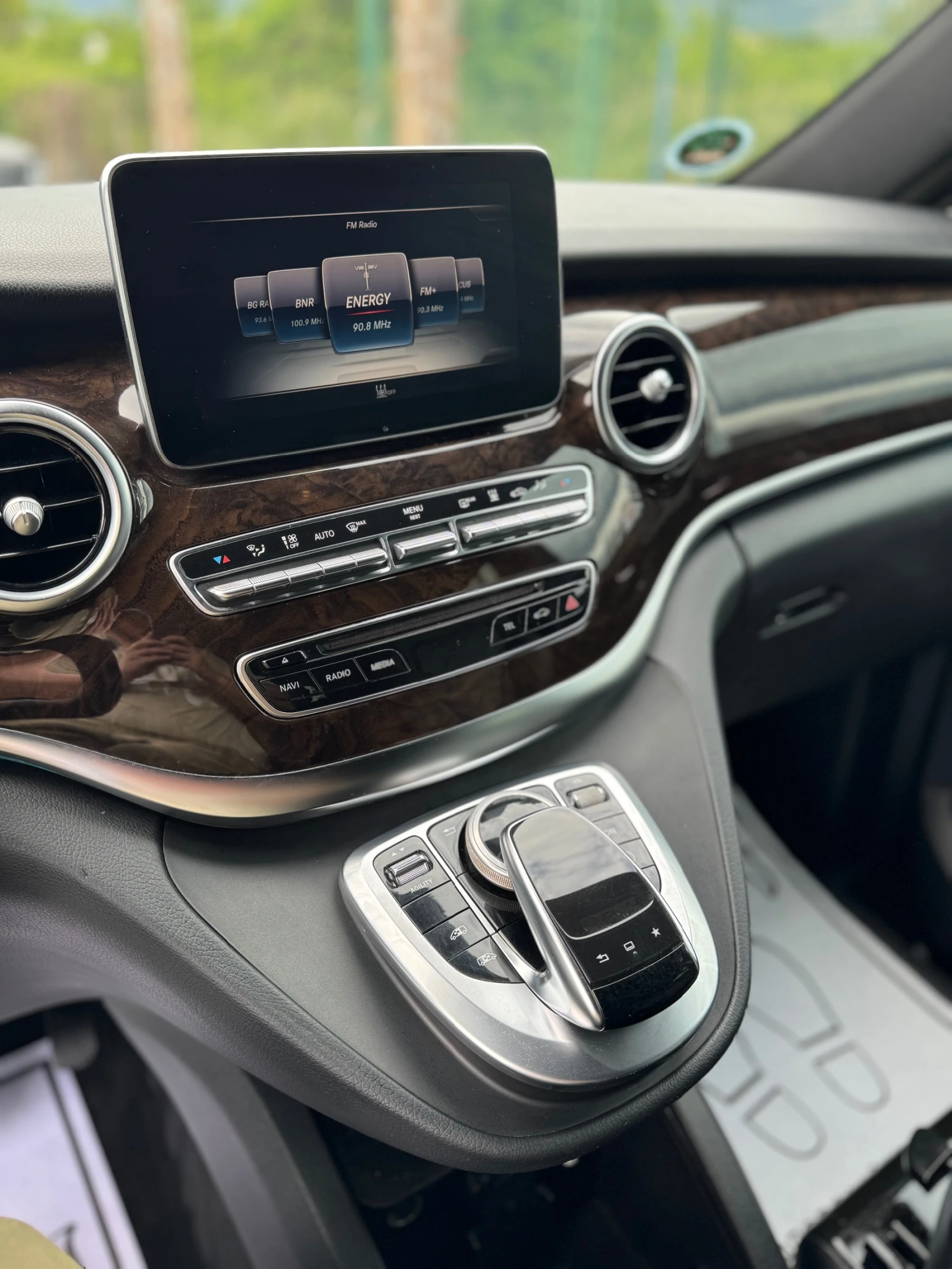 Mercedes-Benz V 300 CDI* PREMIUM* 4Matic* Avangarde* Lux* Германия* То, снимка 16 - Автомобили и джипове - 54609213