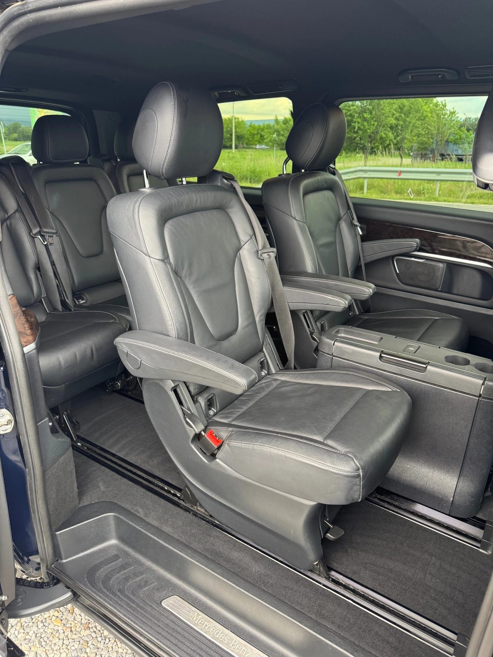 Mercedes-Benz V 300 CDI* PREMIUM* 4Matic* Avangarde* Lux* Германия* То, снимка 13 - Автомобили и джипове - 54609213