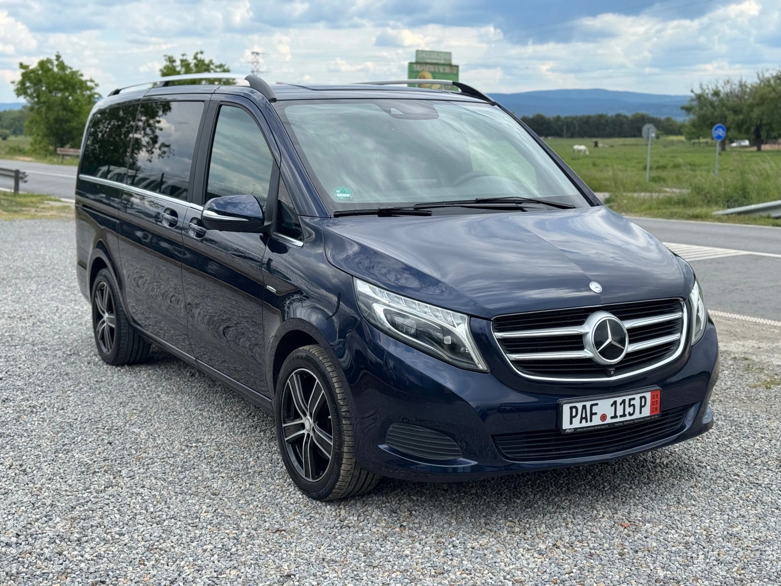 Mercedes-Benz V 300 CDI* PREMIUM* 4Matic* Avangarde* Lux* Германия* То, снимка 3 - Автомобили и джипове - 54609213