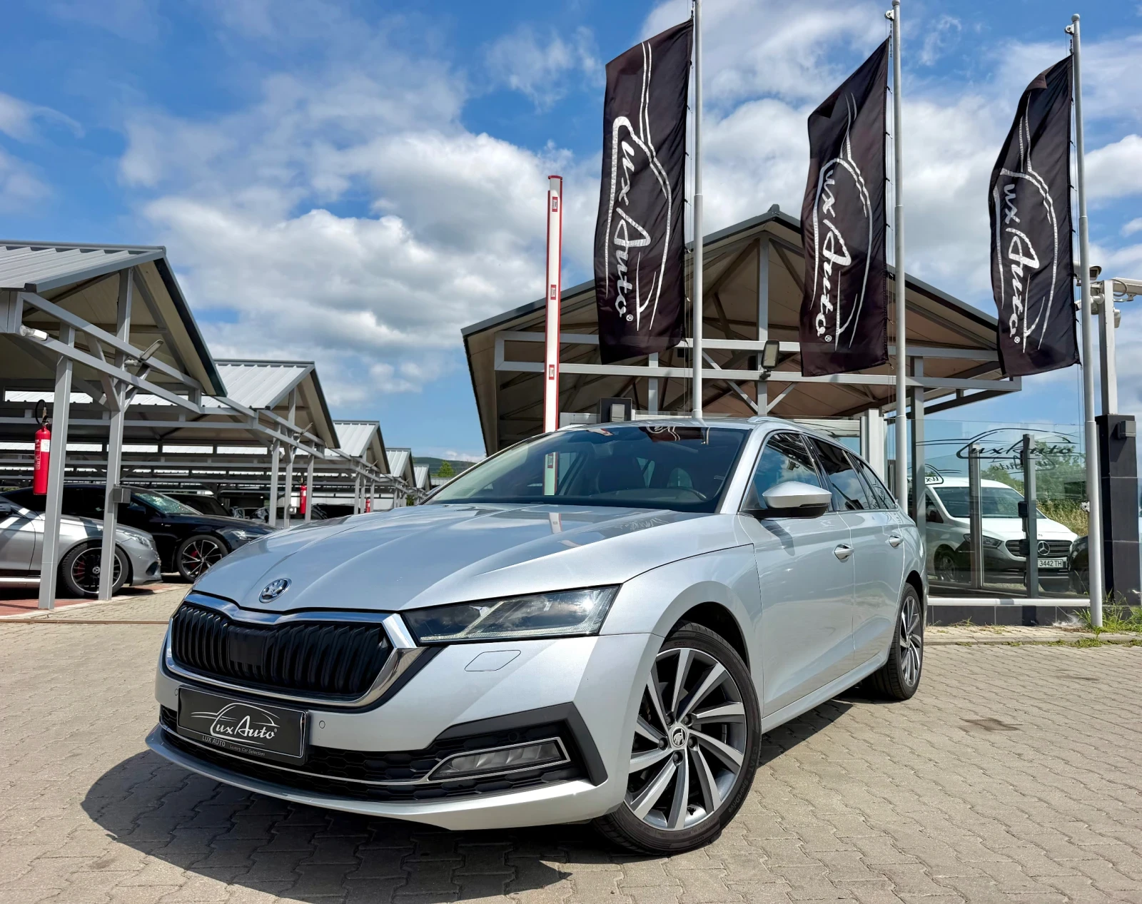 Skoda Octavia 2.0TDI#MATRIX#PANO#ALCANTARA#HEADUP#DISTR#KEYLESS