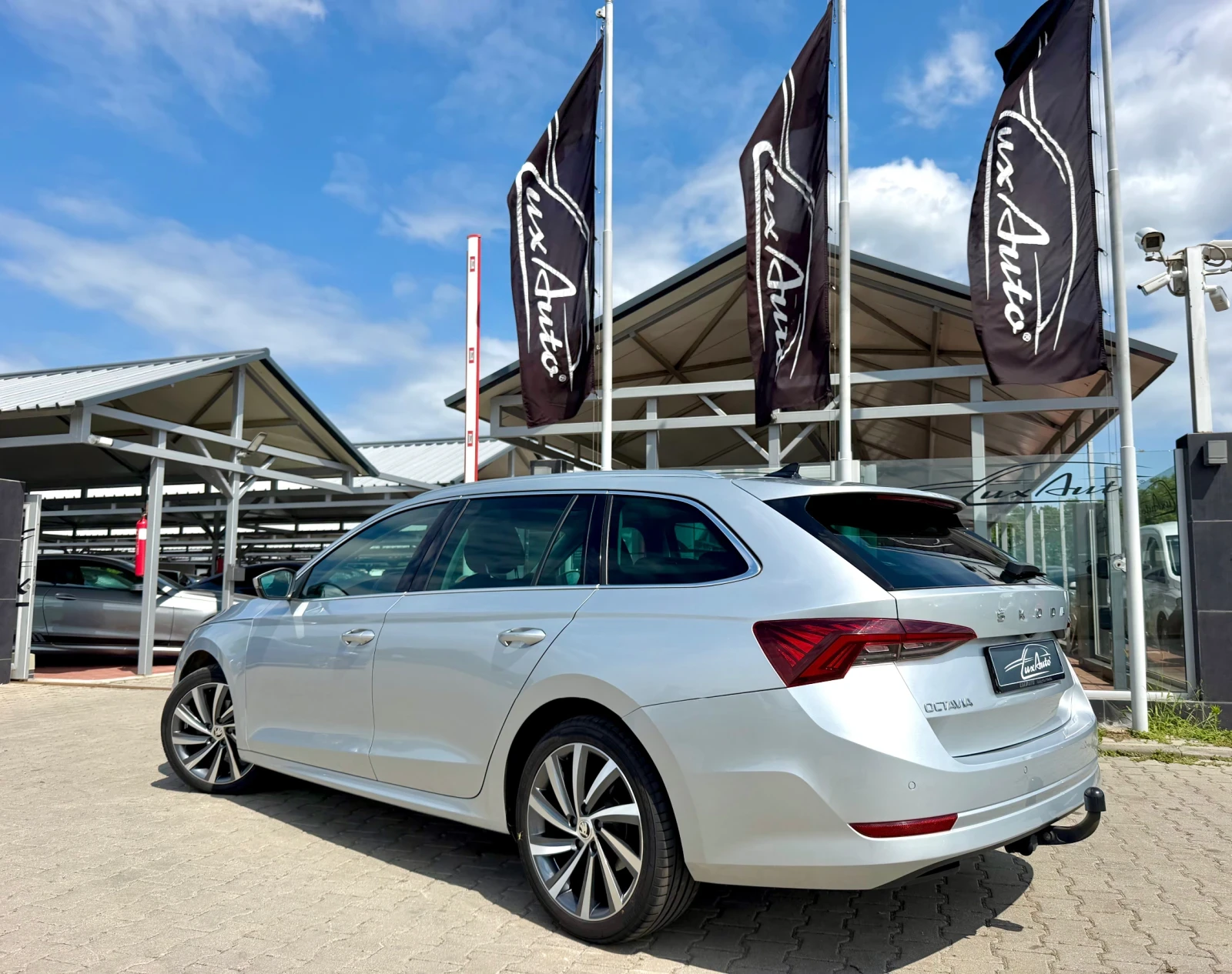 Skoda Octavia 2.0TDI#MATRIX#PANO#ALCANTARA#HEADUP#DISTR#KEYLESS, снимка 4 - Автомобили и джипове - 54952196