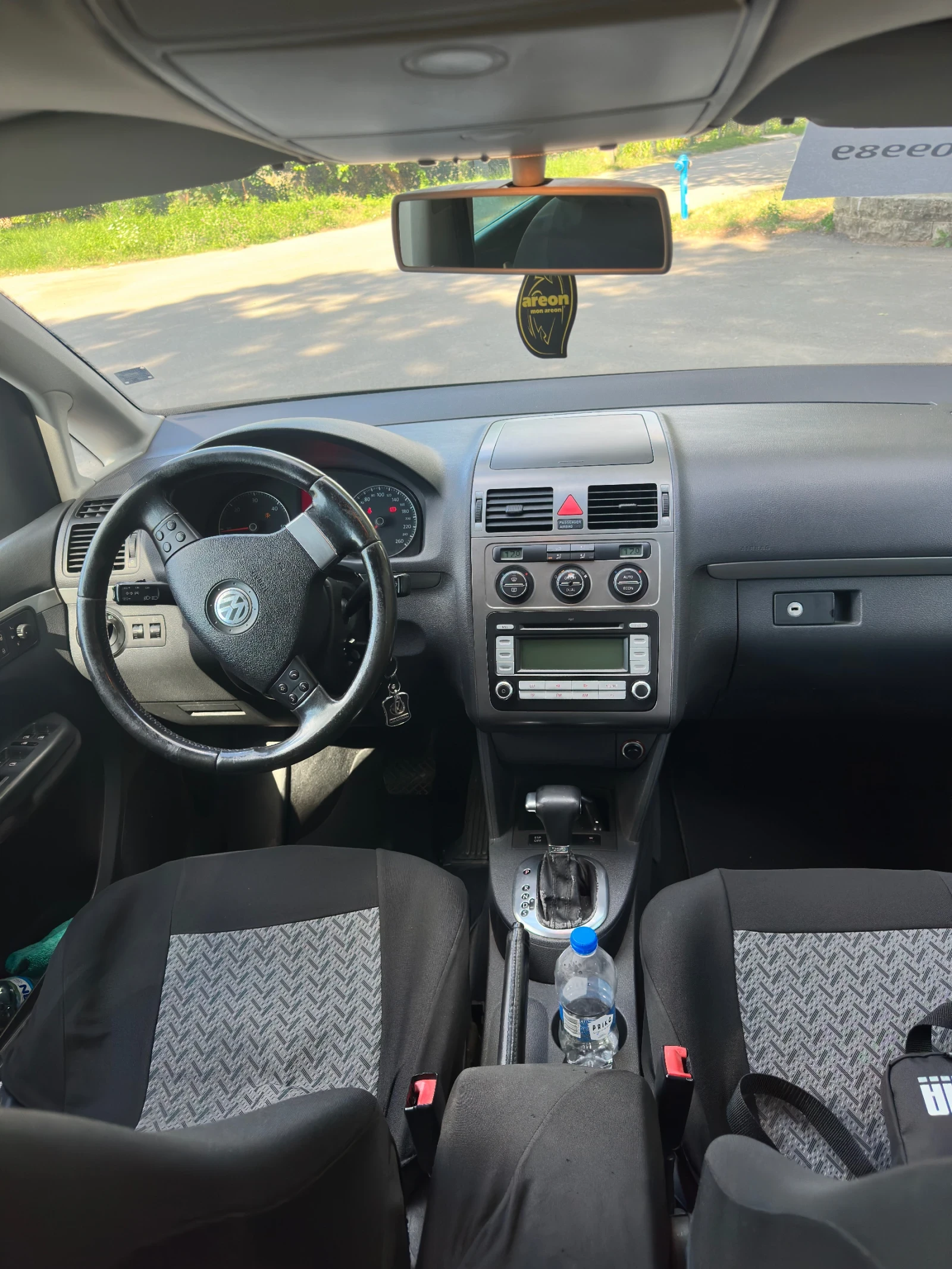 VW Touran, снимка 6 - Автомобили и джипове - 55466123