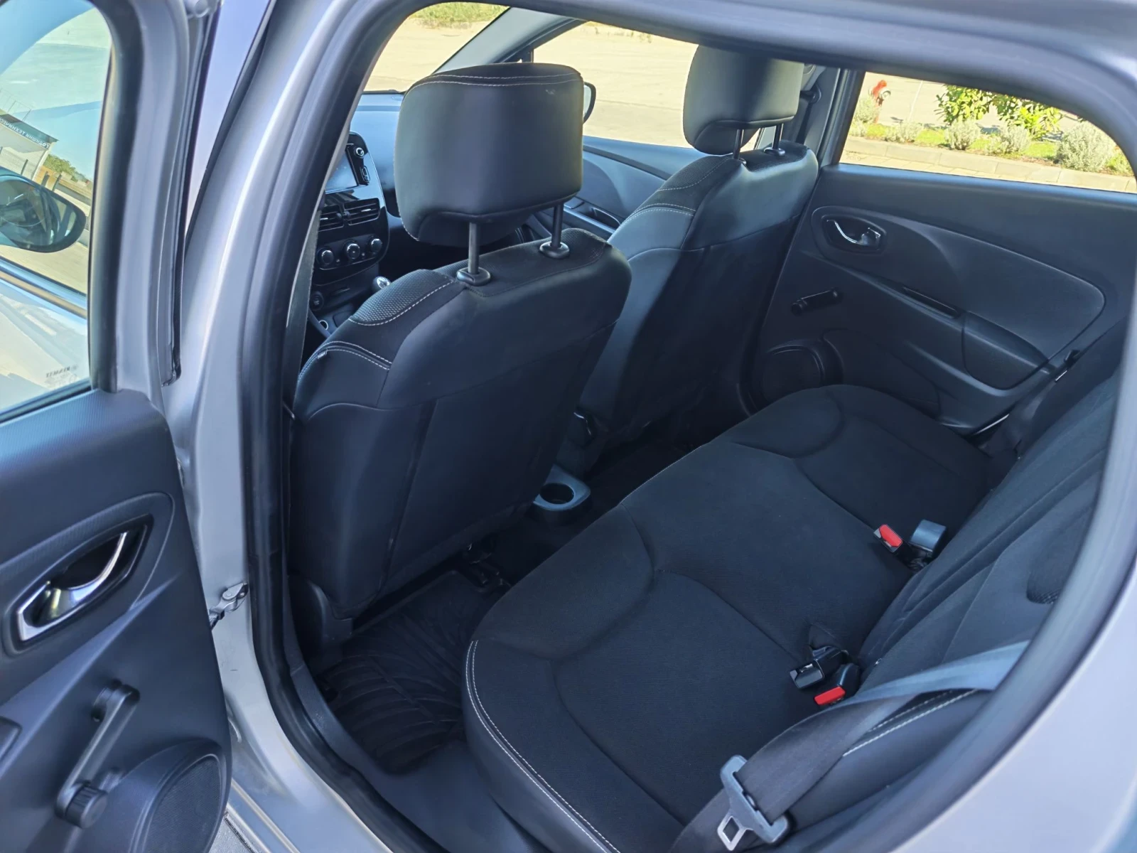 Renault Clio 1.5 dci , снимка 15 - Автомобили и джипове - 55981791