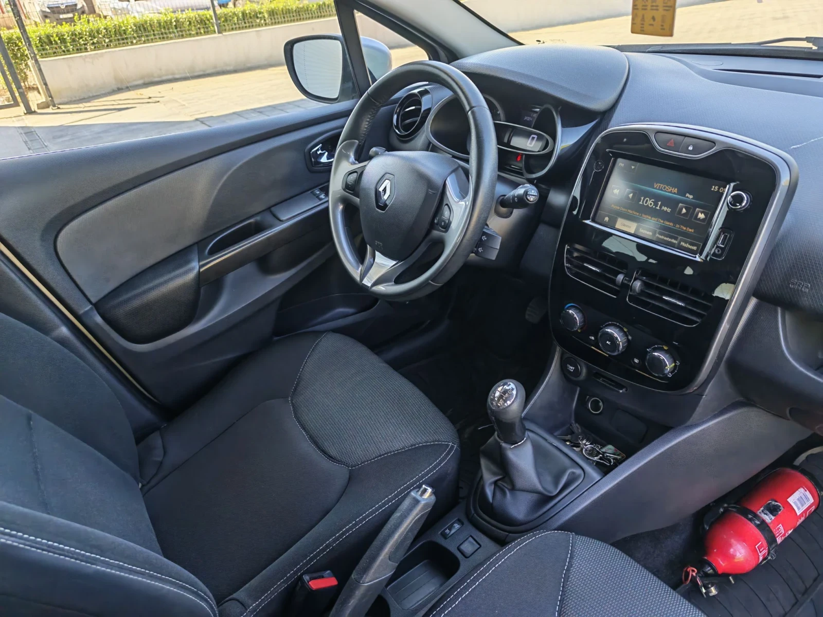 Renault Clio 1.5 dci , снимка 11 - Автомобили и джипове - 55981791