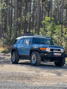 Обява за продажба на Toyota Fj cruiser 4.0 v6 без щети ~49 000 лв. - изображение 1