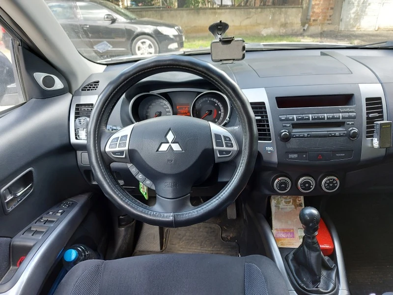 Mitsubishi Outlander 2.2 diesel, снимка 12 - Автомобили и джипове - 46501502