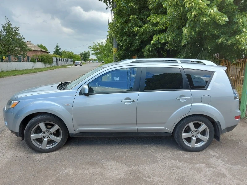 Mitsubishi Outlander 2.2 diesel, снимка 2 - Автомобили и джипове - 46501502