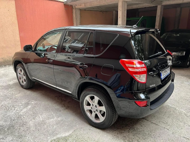 Toyota Rav4 2.2D4D, снимка 9 - Автомобили и джипове - 48382928