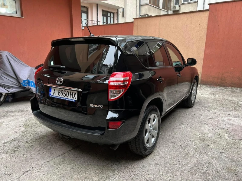 Toyota Rav4 2.2D4D, снимка 8 - Автомобили и джипове - 49600922