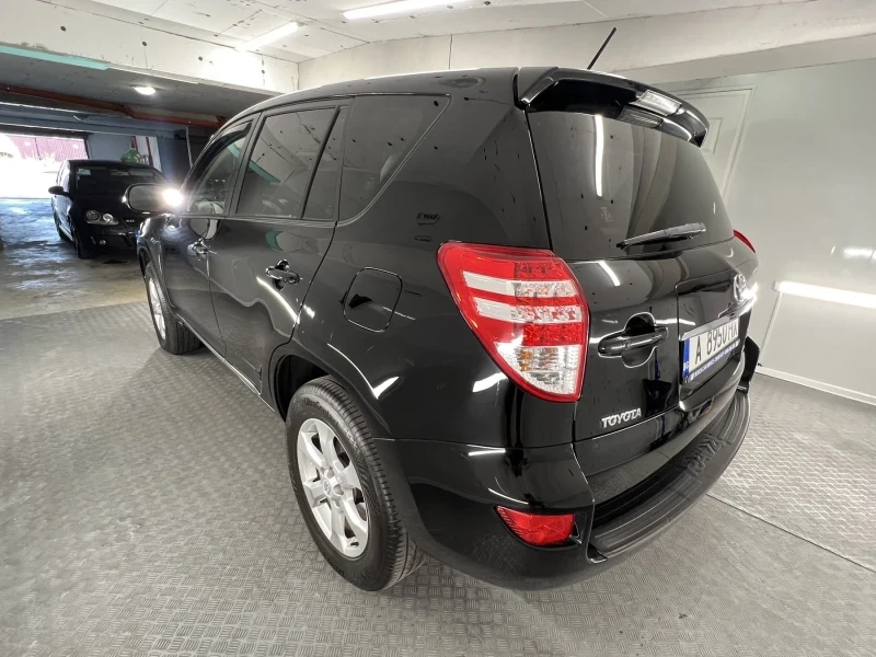 Toyota Rav4 2.2D4D, снимка 2 - Автомобили и джипове - 48382928