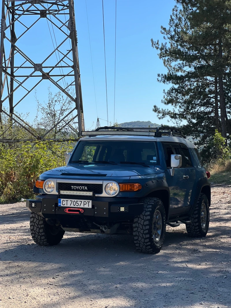 Toyota Fj cruiser 4.0 v6  4.0 V6 (272 к.с.) 4WD, снимка 3 - Автомобили и джипове - 51962970
