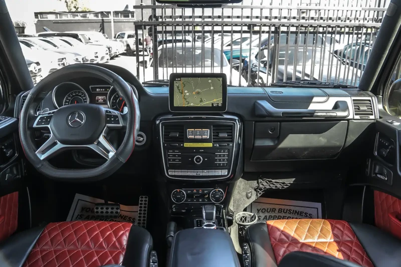 Mercedes-Benz G 63 AMG KEYLESS, MEMORY, МАСАЖИ, ОБДУХВАНЕ, RED NAPPA, снимка 12 - Автомобили и джипове - 52510611