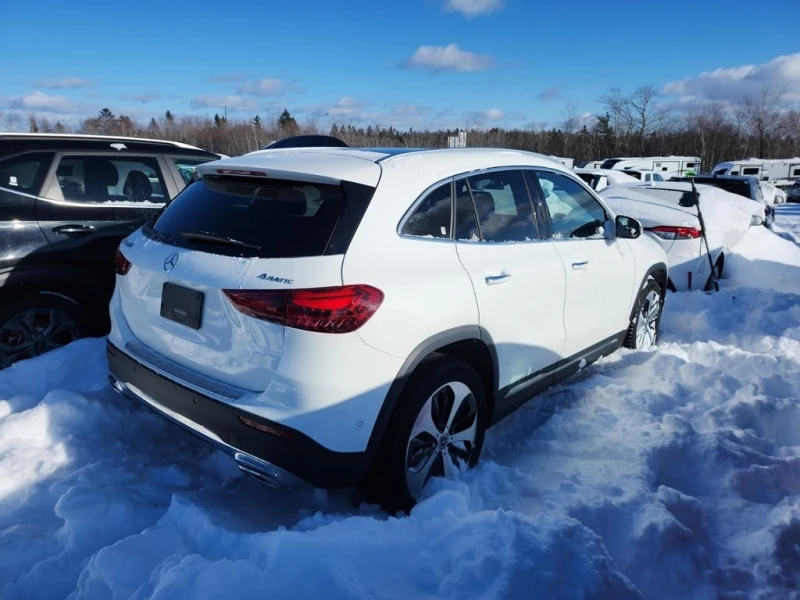 Mercedes-Benz GLA 250 * CARFAX * ФИНАНСИРАНЕ , снимка 3 - Автомобили и джипове - 53264889