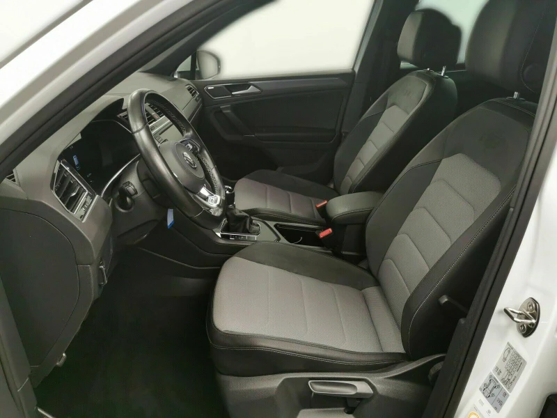 VW Tiguan 2.0 TDI R-Line, снимка 7 - Автомобили и джипове - 53417552