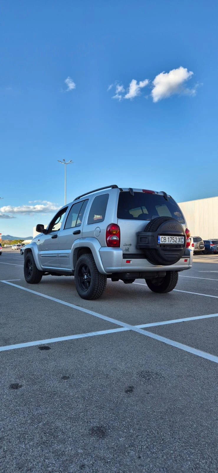 Jeep Cherokee 2.8 / 163 кс / 4x4 / Автоматик, снимка 3 - Автомобили и джипове - 47657901