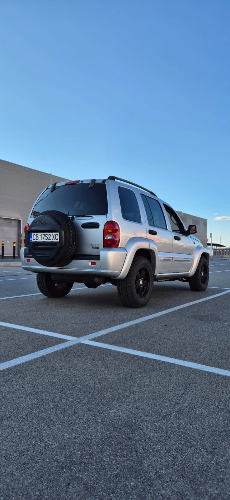 Jeep Cherokee 2.8 / 163 кс / 4x4 / Автоматик, снимка 4 - Автомобили и джипове - 47657901