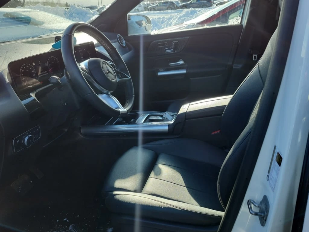 Mercedes-Benz GLA 250 * CARFAX * ФИНАНСИРАНЕ  - изображение 5