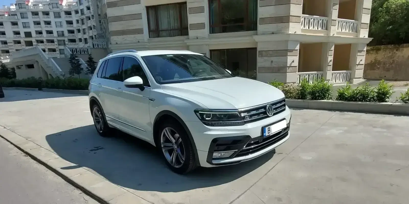 VW Tiguan 2.0 TDI R-Line - изображение 2