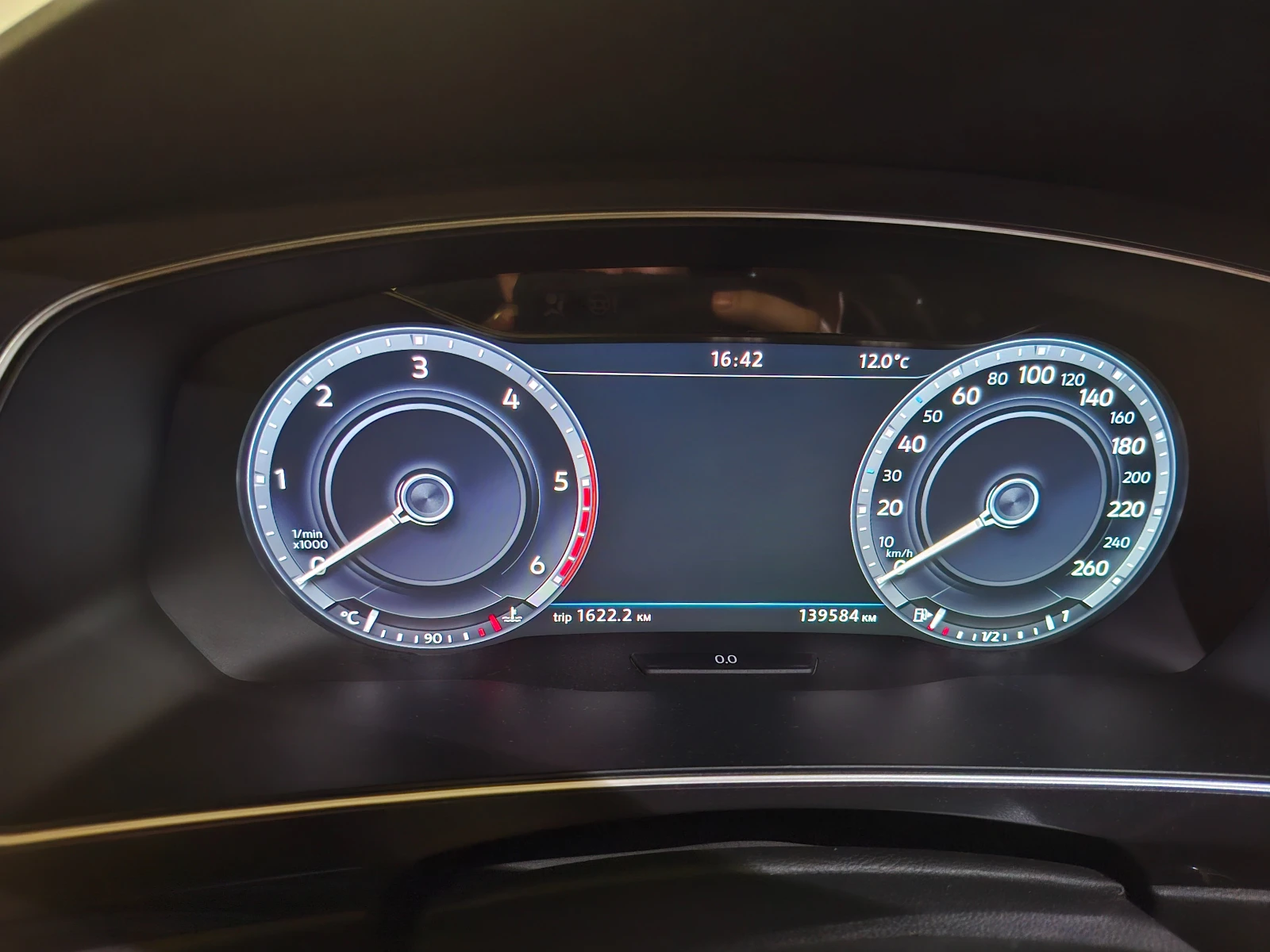 VW Tiguan 2.0 TDI R-Line - изображение 5