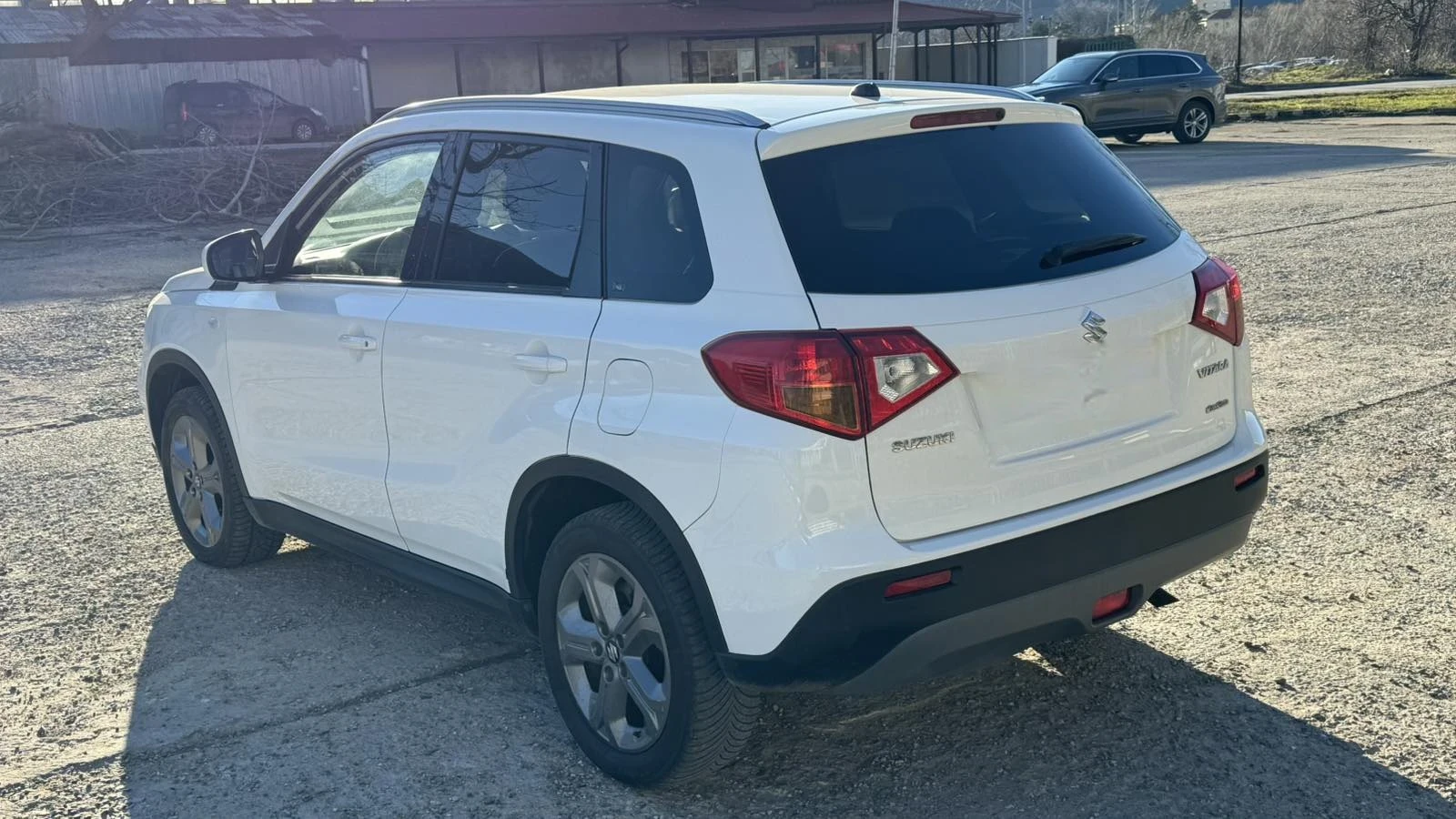 Suzuki Vitara 1.6i 4x4 120кс. РЕАЛЕН ПРОБЕГ - изображение 7