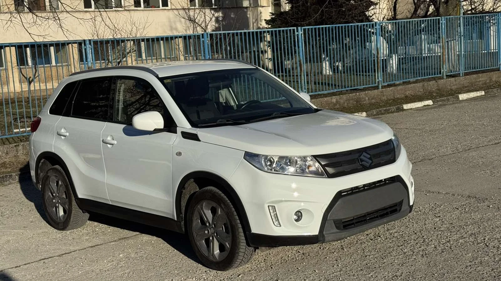 Suzuki Vitara 1.6i 4x4 120кс. РЕАЛЕН ПРОБЕГ - изображение 3