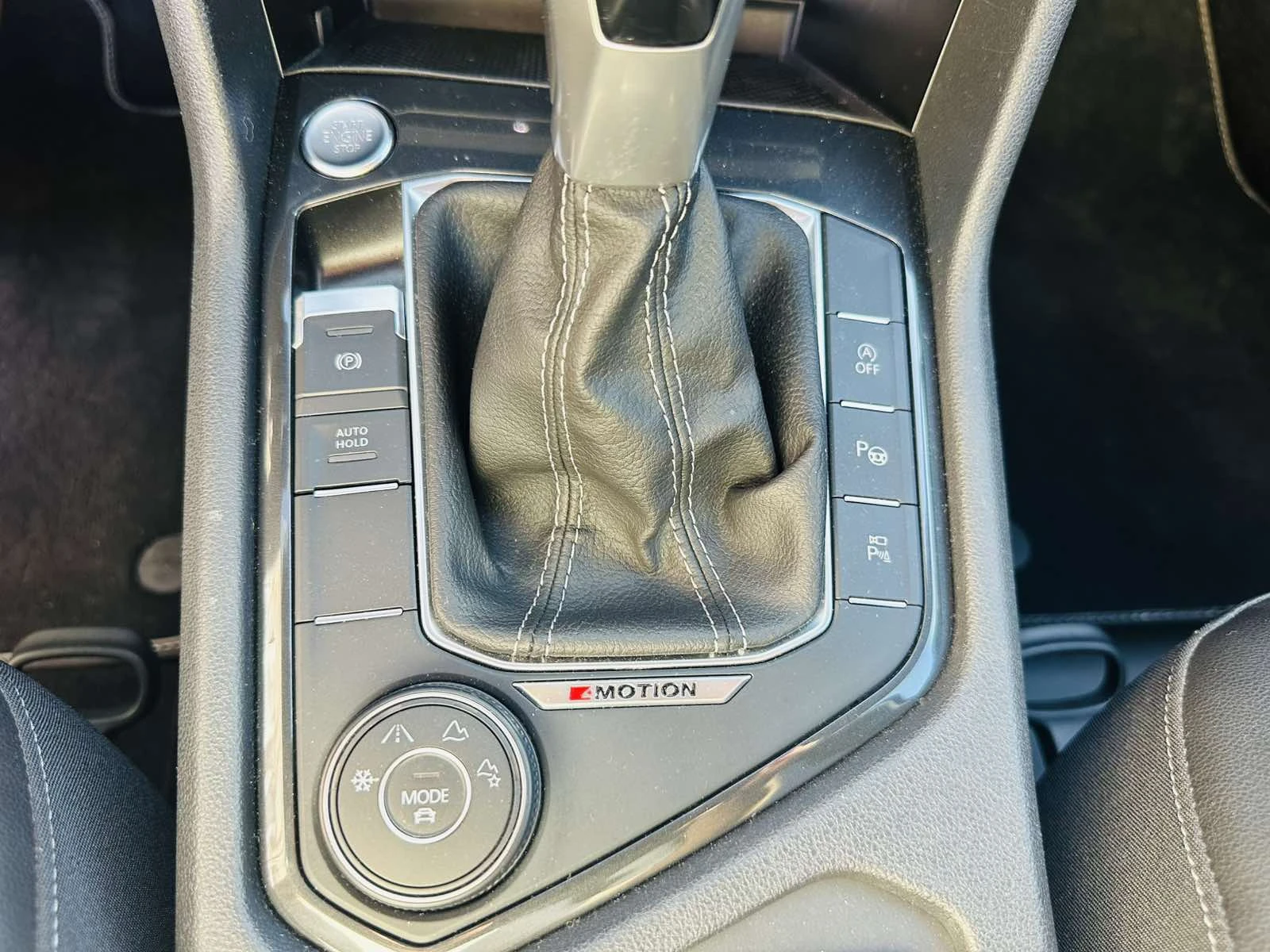 VW Tiguan 2.0i/R-LINE/4X4/, снимка 14 - Автомобили и джипове - 53785615