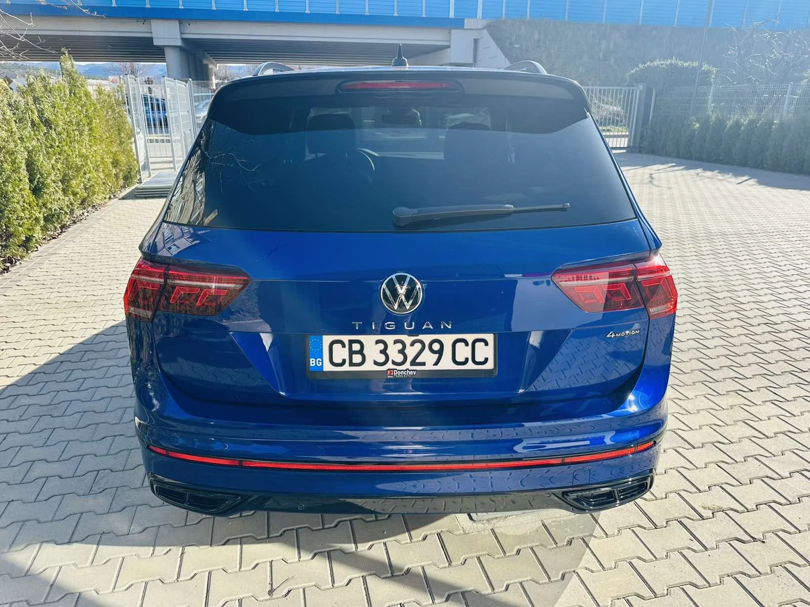 VW Tiguan 2.0i/R-LINE/4X4/, снимка 5 - Автомобили и джипове - 53785615