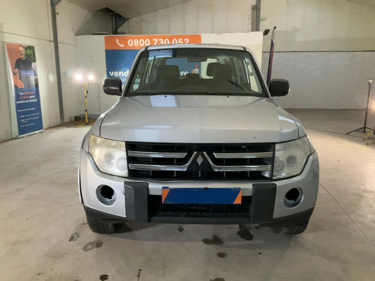 Mitsubishi Pajero 3.2 DI-D, снимка 5 - Автомобили и джипове - 54077076