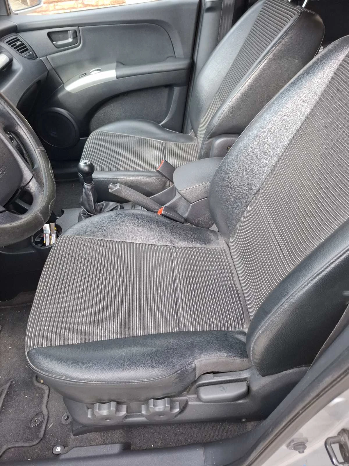 Kia Sportage, снимка 8 - Автомобили и джипове - 54082616