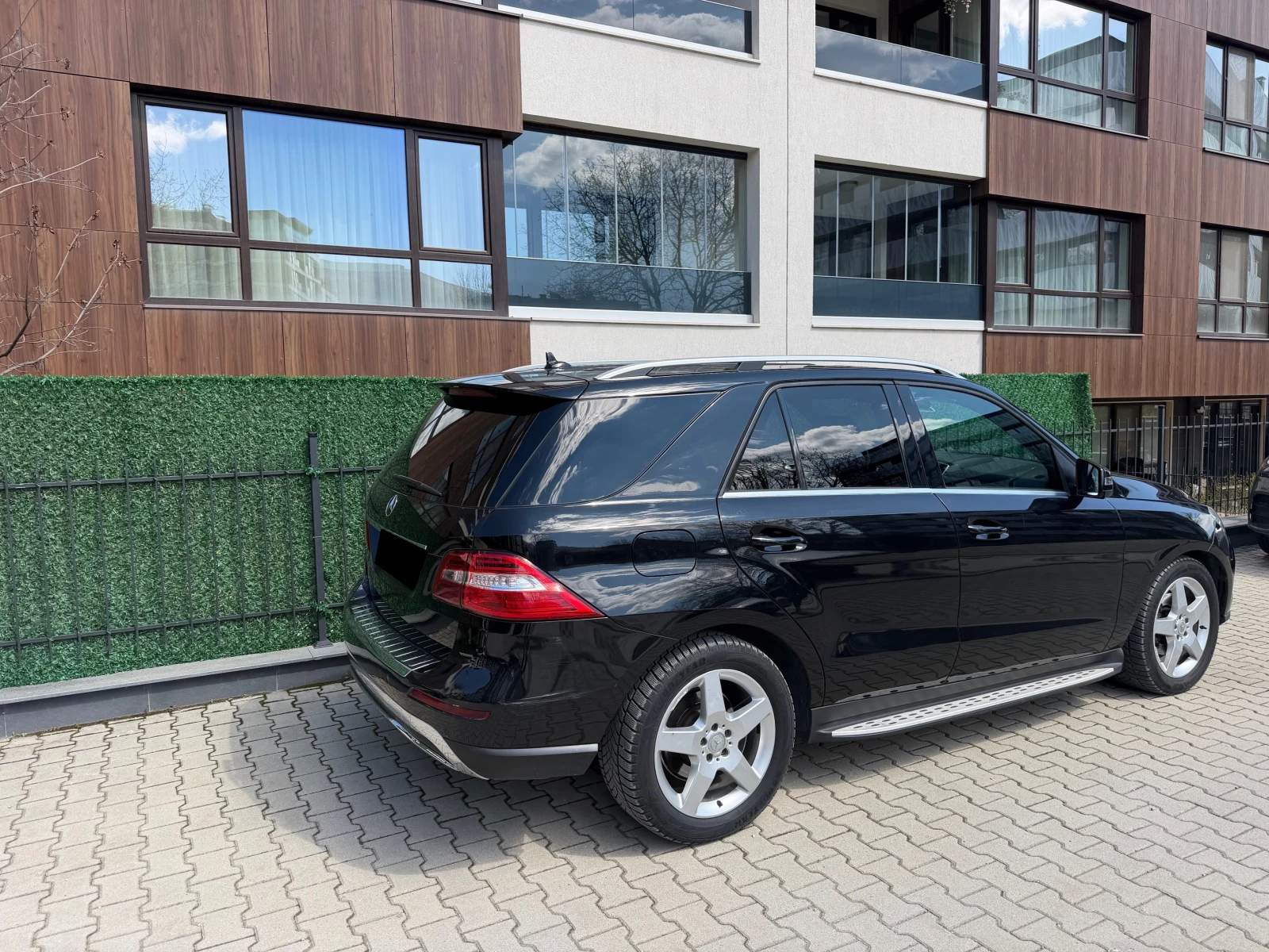 Mercedes-Benz ML 350 4 MATIC / ГОТОВ ЛИЗИНГ, снимка 6 - Автомобили и джипове - 54158027